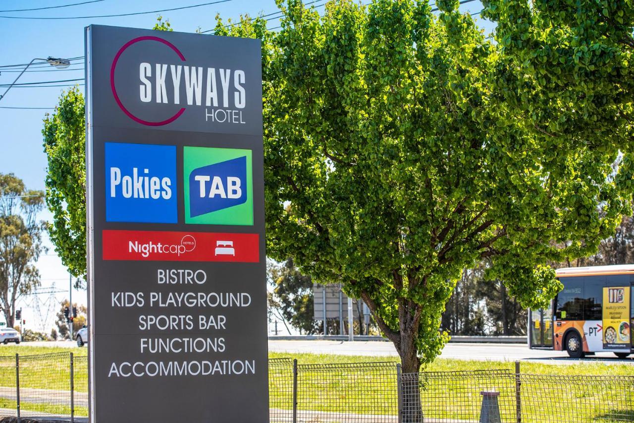Nightcap At Skyways Hotel Melbourne Exterior foto