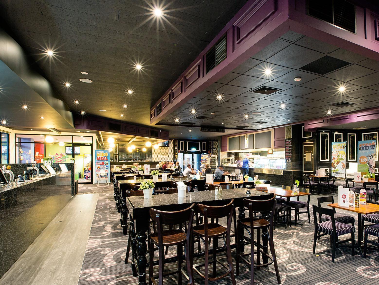 Nightcap At Skyways Hotel Melbourne Exterior foto