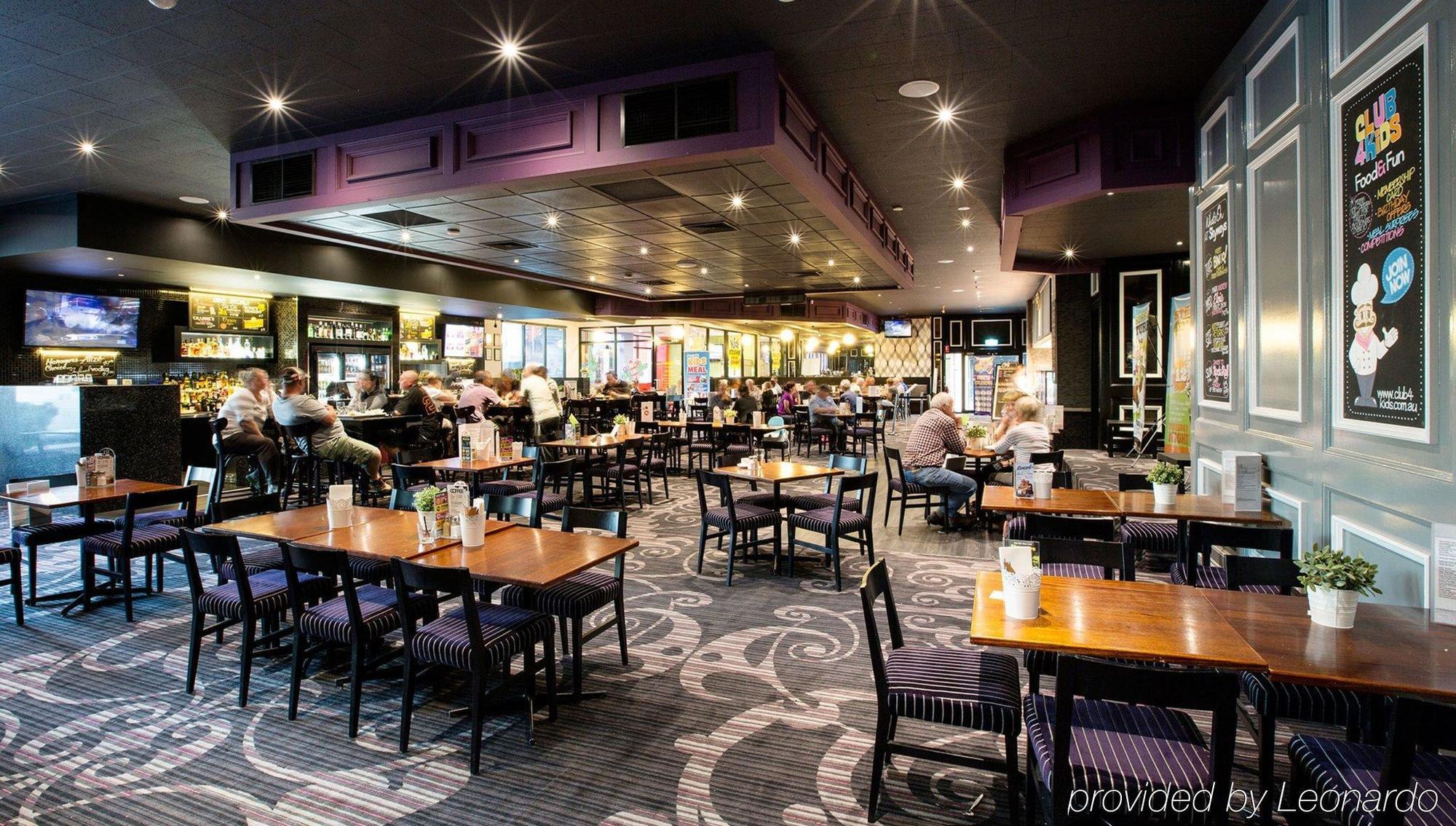 Nightcap At Skyways Hotel Melbourne Exterior foto