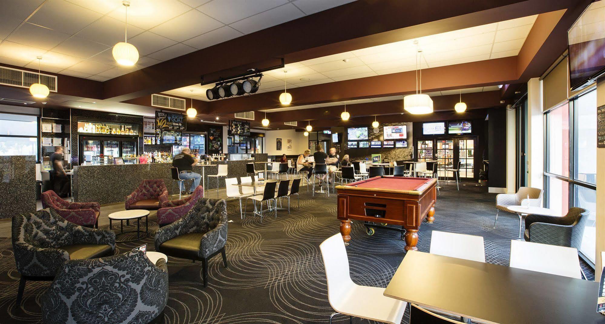 Nightcap At Skyways Hotel Melbourne Exterior foto